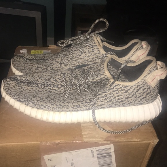 Used pair of Yeezy turtle doves. - Picture 2 of 4